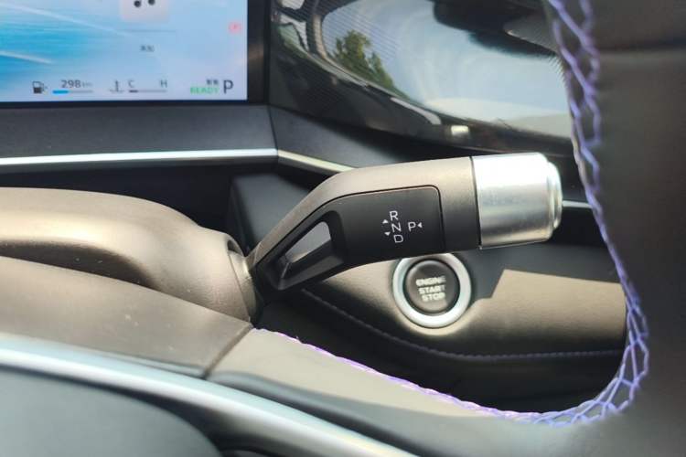 Used Geely Auto Preface 2024 Zhiqing 1.5TD Galaxy Edition Gear Lever