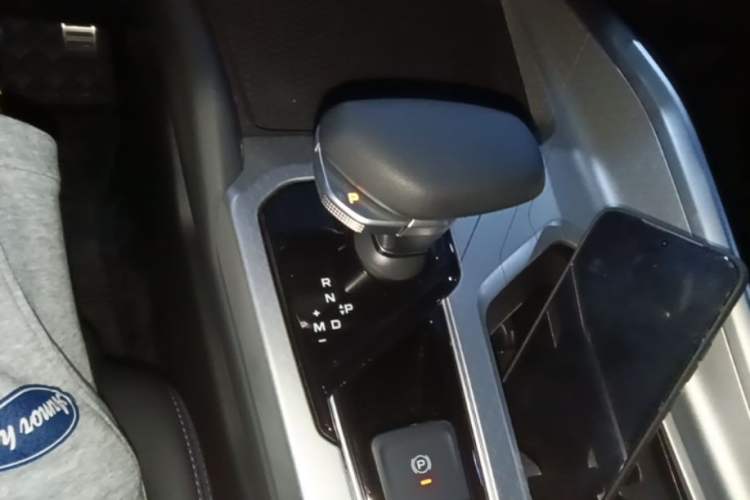 Used Geely Auto Preface 2024 2.0TD Qingyun Edition Gear Lever