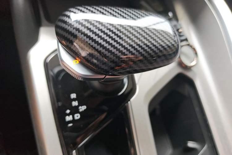 Used Geely Auto Preface 2024 2.0TD Qingyun Edition Gear Lever