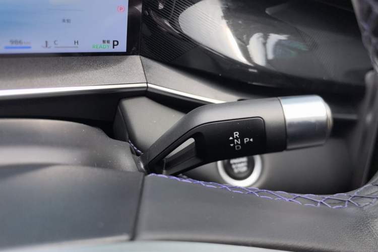 Used Geely Auto Preface 2024 Zhiqing 1.5TD Galaxy Edition Gear Lever
