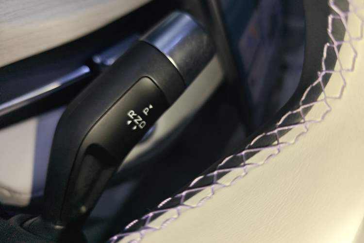 Used Geely Auto Preface 2024 Zhiqing 1.5TD Tiangong Edition Gear Lever