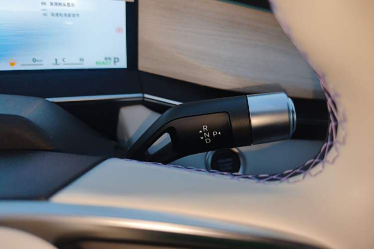 Used Geely Auto Preface 2024 Zhiqing 1.5TD Tiangong Edition Gear Lever