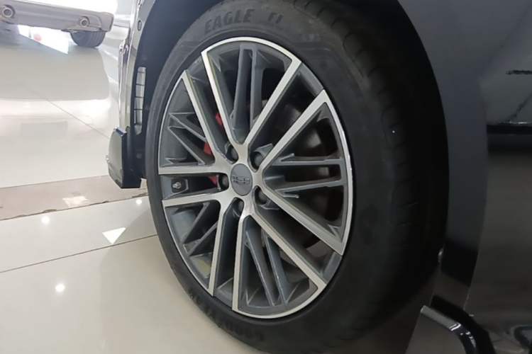 Used Geely Auto Preface 2024 2.0TD Qingyun Edition Left Front Wheel Hub