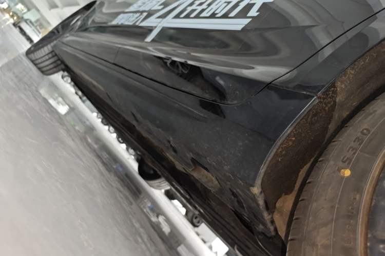 Used Geely Auto Preface 2024 Zhiqing 1.5TD Galaxy Edition Left Side Sill