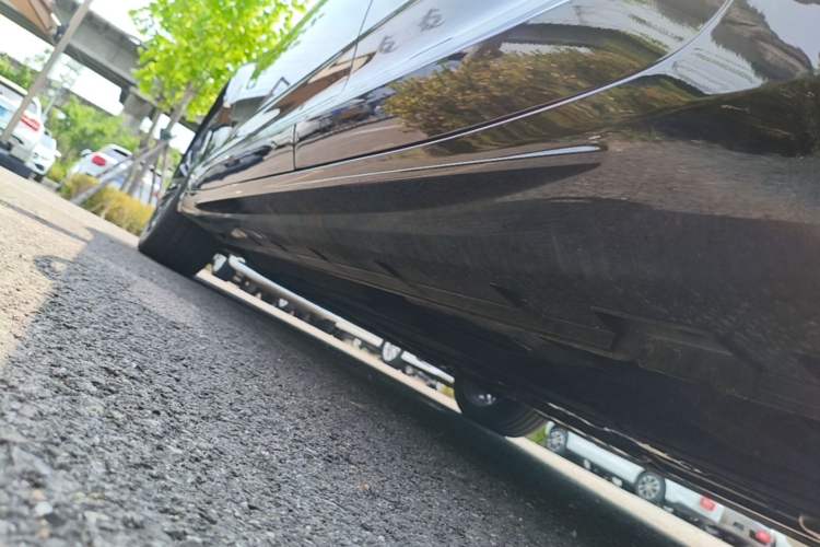 Used Geely Auto Preface 2024 Zhiqing 1.5TD Galaxy Edition Left Side Sill
