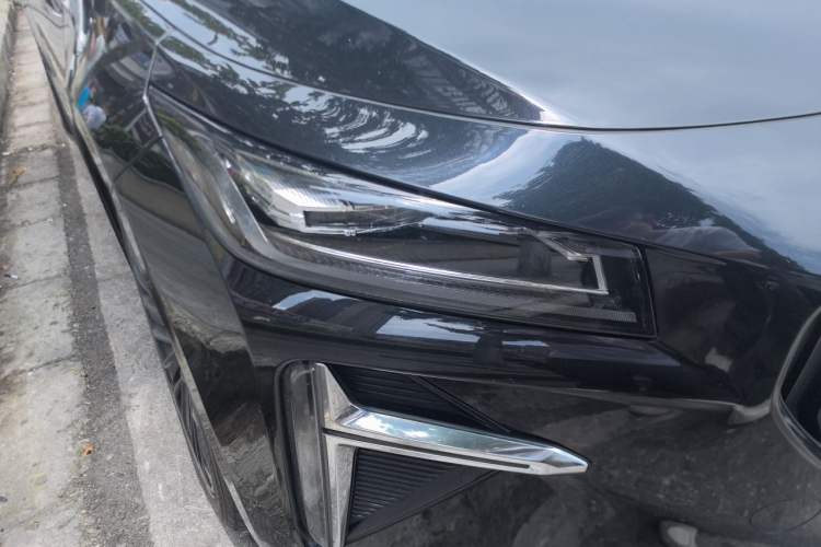 Used Geely Auto Preface 2024 Zhiqing 1.5TD Galaxy Edition Right Front Headlight