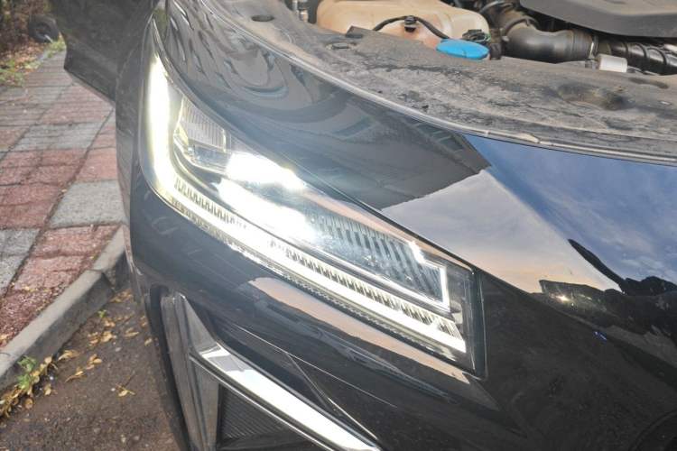 Used Geely Auto Preface 2024 Zhiqing 1.5TD Galaxy Edition Right Front Headlight