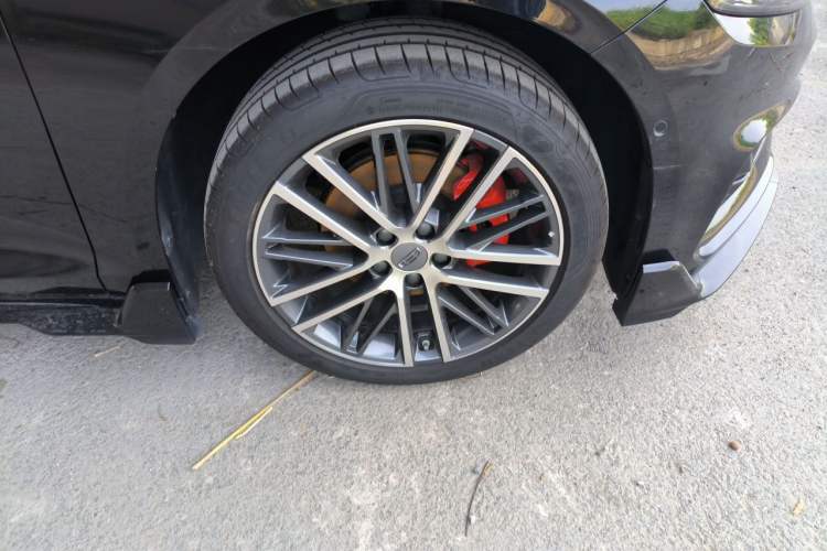 Used Geely Auto Preface 2024 2.0TD Xiaohan Edition Right Front Wheel Hub