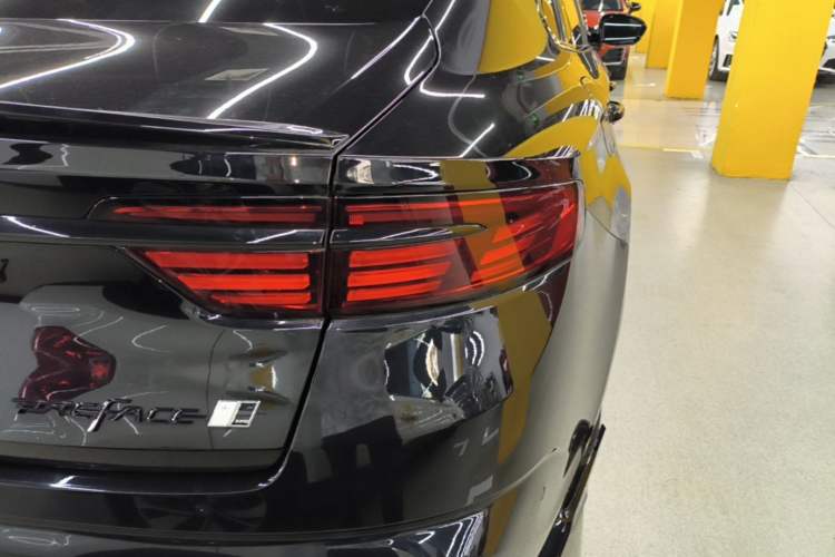 Used Geely Auto Preface 2024 2.0TD Qingyun Edition Right Rear Taillight