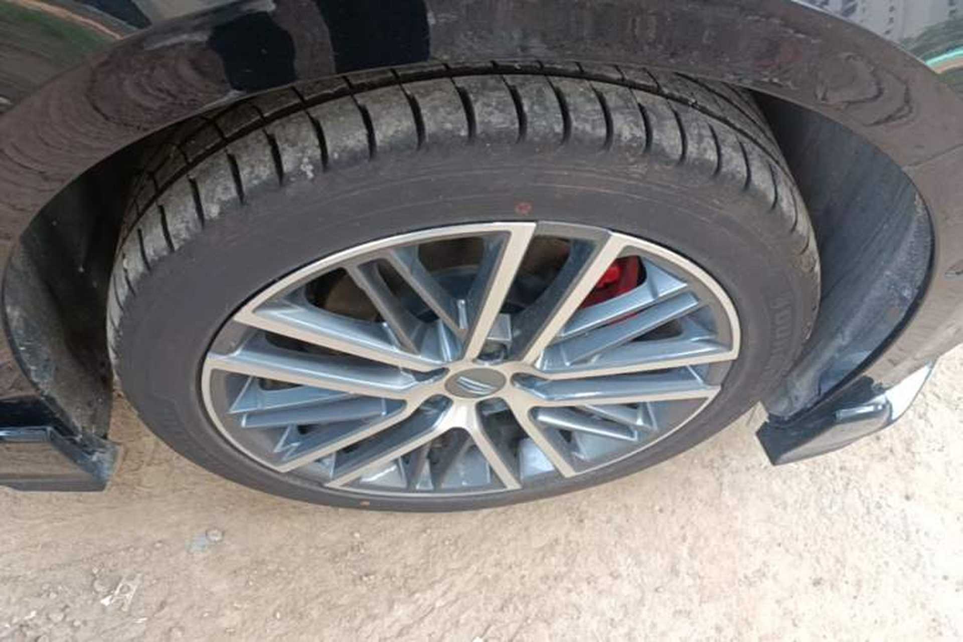 Used Geely Auto Preface 2024 2.0TD Qingyun Edition Right Rear Wheel Hub