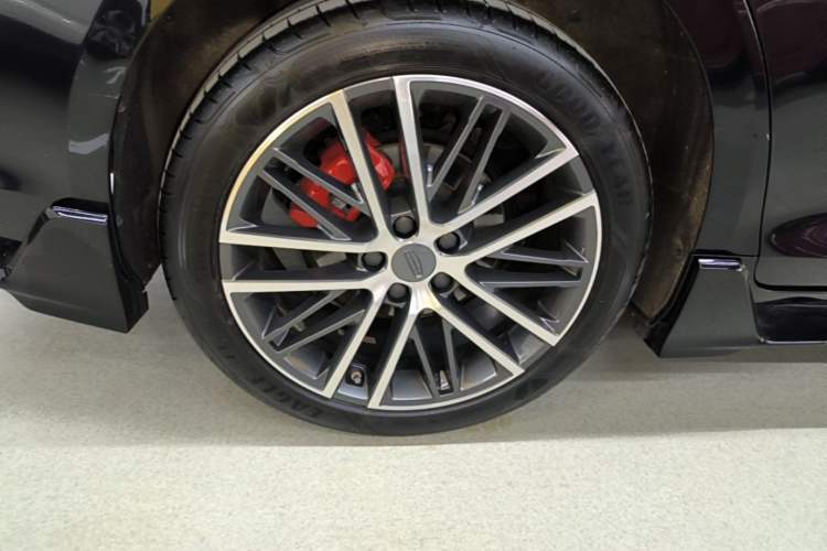 Used Geely Auto Preface 2024 2.0TD Qingyun Edition Right Rear Wheel Hub
