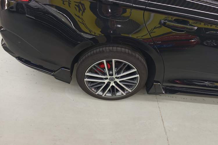 Used Geely Auto Preface 2024 2.0TD Qingyun Edition Right Rear Wheel Hub