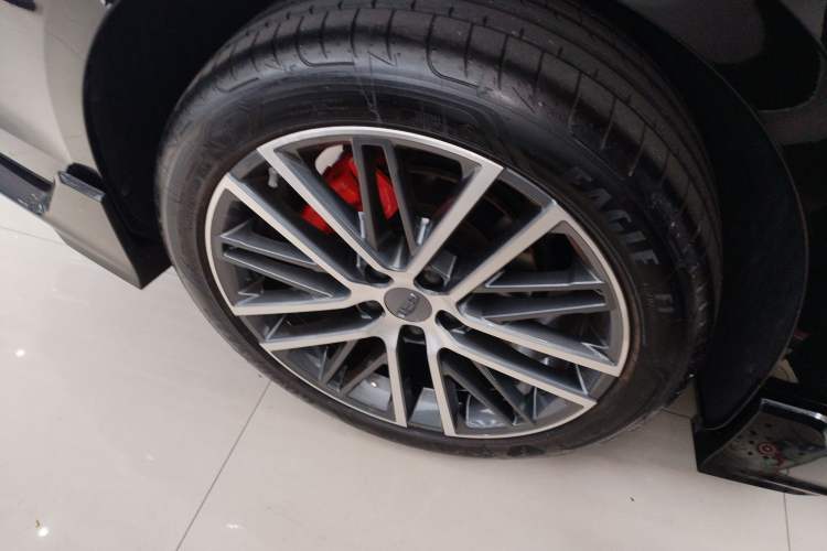 Used Geely Auto Preface 2024 2.0TD Xiaohan Edition Right Rear Wheel Hub