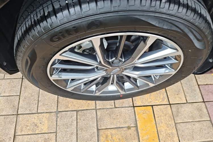 Used Geely Auto Preface 2024 1.5TD Dragon Edition Right Rear Wheel Hub