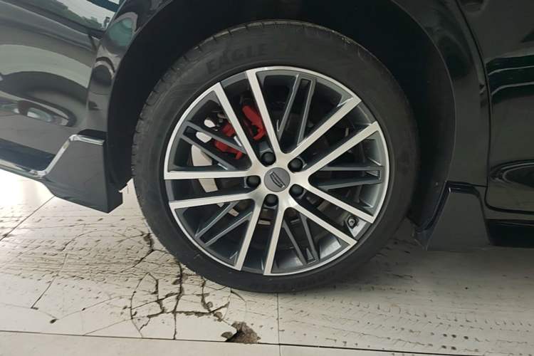 Used Geely Auto Preface 2024 2.0TD Xiaohan Edition Right Rear Wheel Hub
