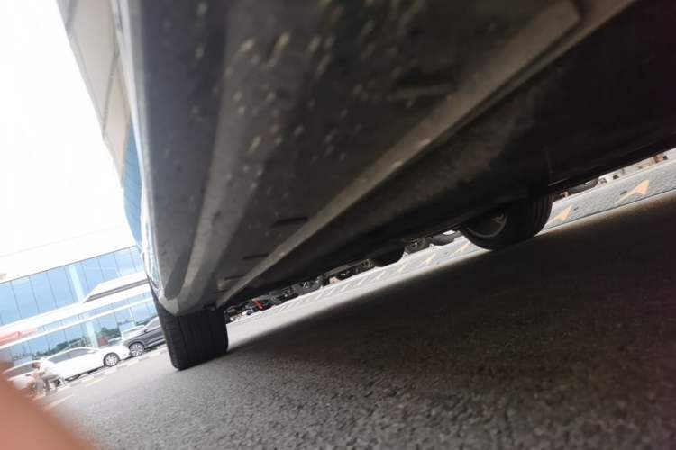 Used Geely Auto Preface 2024 Zhiqing 1.5TD Galaxy Edition Right Side Sill