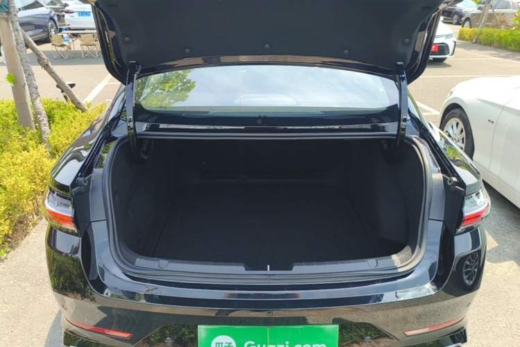 Used Geely Auto Preface 2024 Zhiqing 1.5TD Galaxy Edition Trunk