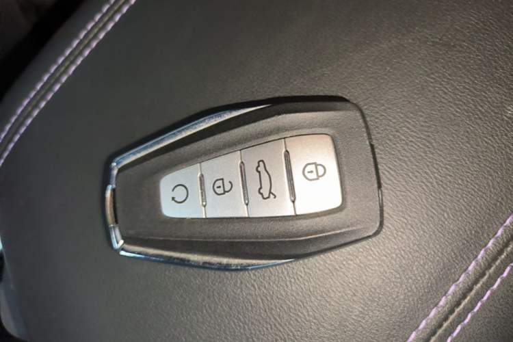 Used Geely Auto Preface 2024 2.0TD Qingyun Edition Vehicle Key