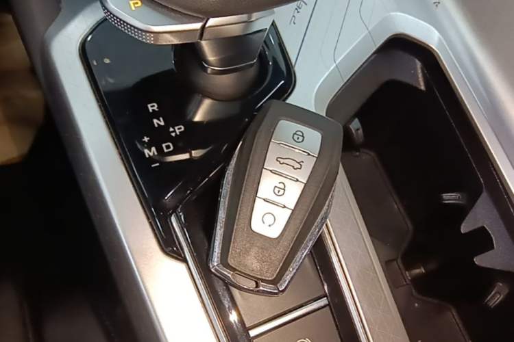 Used Geely Auto Preface 2024 2.0TD Qingyun Edition Vehicle Key