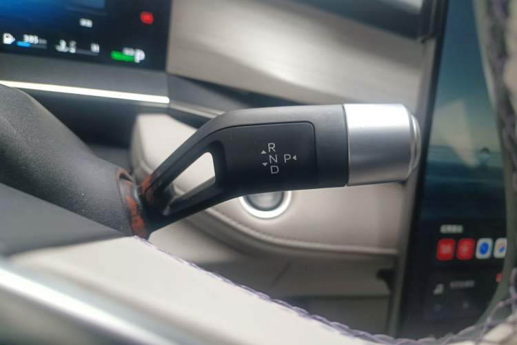 Used Geely Auto Preface 2024 Zhiqing 1.5TD Tiangong Edition Gear Lever