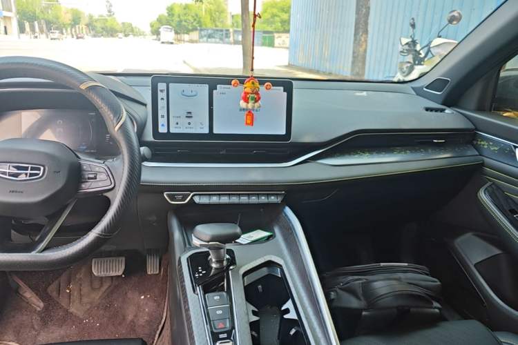 Used Geely Auto Preface 2024 1.5TD Dragon Edition Audio And AC Panel