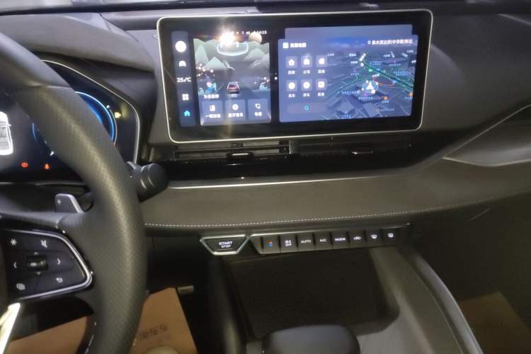 Used Geely Auto Preface 2024 2.0TD Qingyun Edition Audio And AC Panel