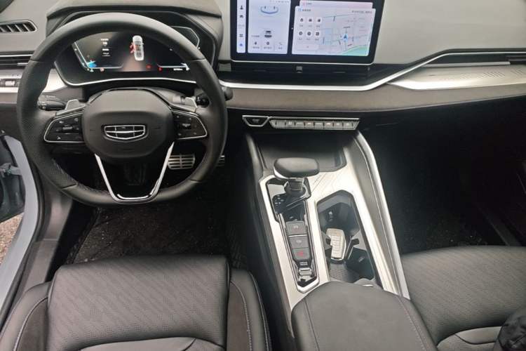Used Geely Auto Preface 2024 2.0TD Xiaohan Edition Center Console