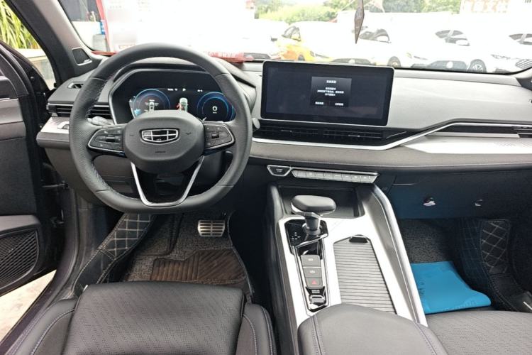 Used Geely Auto Preface 2024 2.0TD Qingyun Edition Center Console