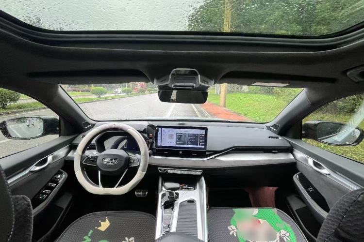 Used Geely Auto Preface 2024 2.0TD Qingyun Edition Center Console
