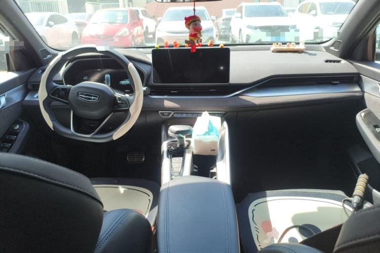 Used Geely Auto Preface 2024 2.0TD Qingyun Edition Center Console