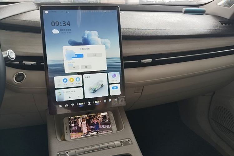 Used Geely Auto Preface 2024 Zhiqing 1.5TD Tiangong Edition Center Console