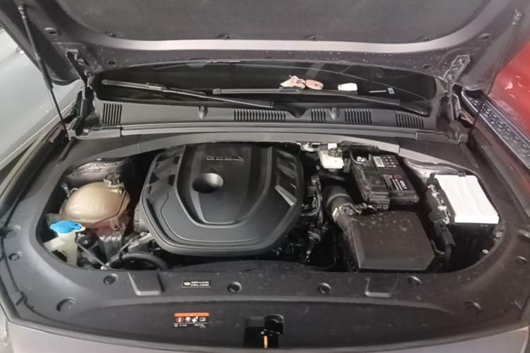 Used Geely Auto Preface 2024 2.0TD Qingyun Edition Engine Bay