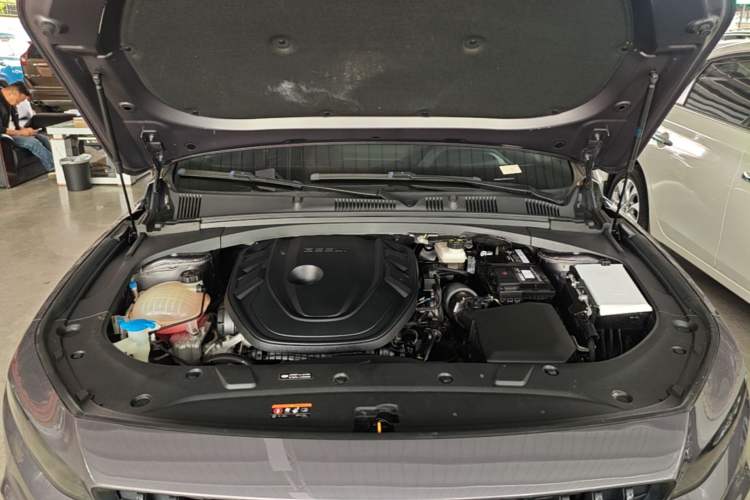 Used Geely Auto Preface 2024 2.0TD Qingyun Edition Engine Bay