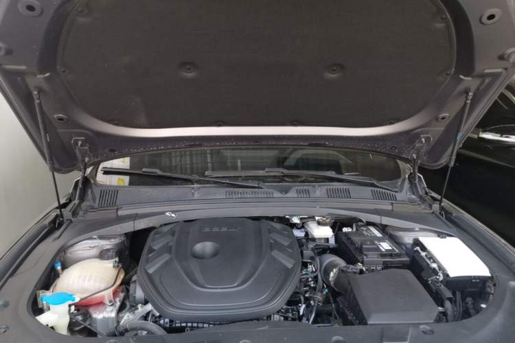 Used Geely Auto Preface 2024 2.0TD Qingyun Edition Engine Bay
