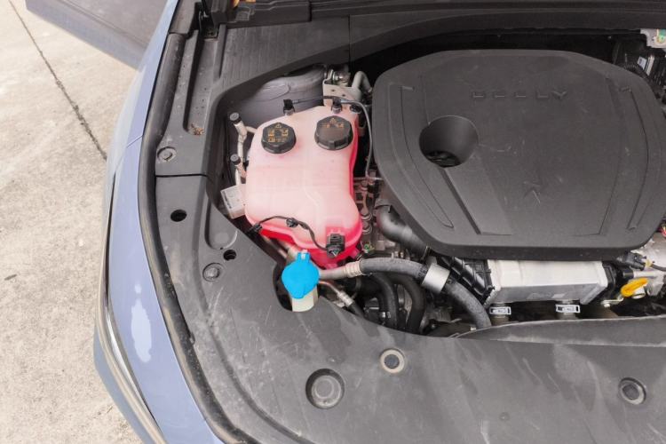 Used Geely Auto Preface 2024 Zhiqing 1.5TD Tiangong Edition Engine Bay Right