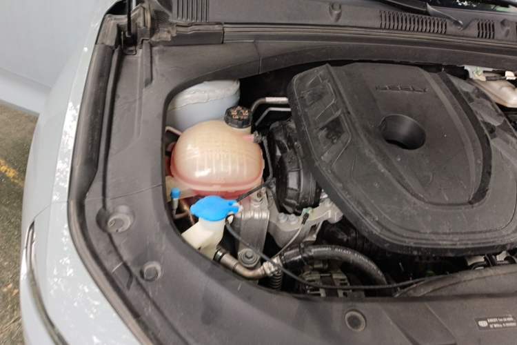 Used Geely Auto Preface 2024 2.0TD Qingyun Edition Engine Bay Right