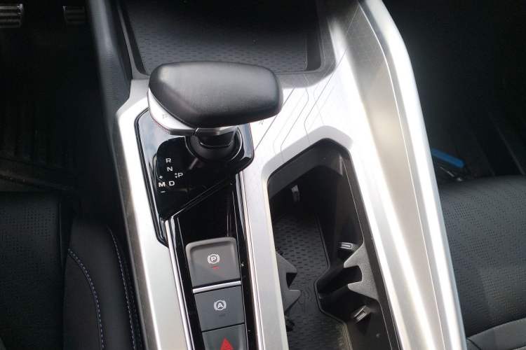 Used Geely Auto Preface 2024 2.0TD Qingyun Edition Gear Lever