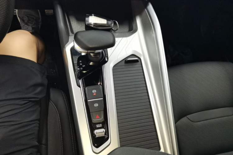 Used Geely Auto Preface 2024 2.0TD Qingyun Edition Gear Lever