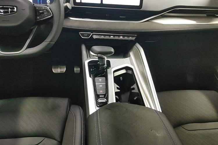 Used Geely Auto Preface 2024 2.0TD Qingyun Edition Gear Lever
