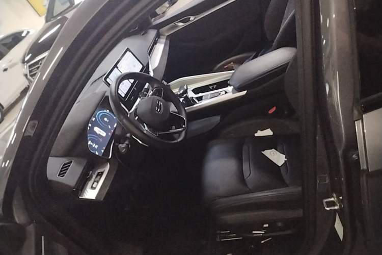 Used Geely Auto Preface 2024 2.0TD Qingyun Edition Left Front Seat