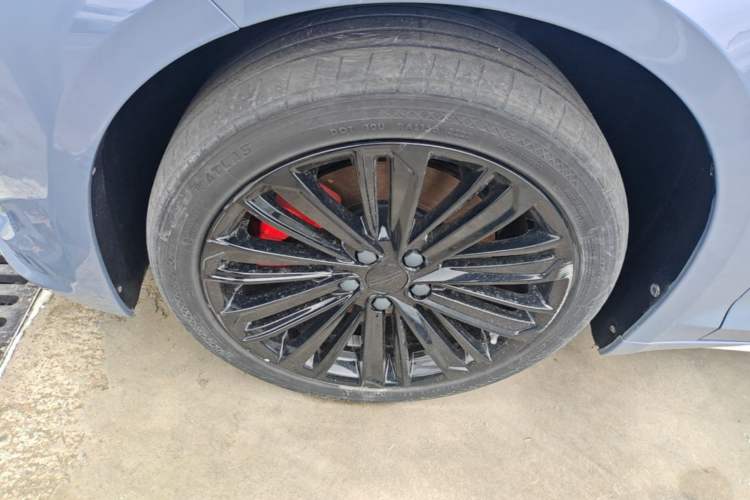 Used Geely Auto Preface 2024 Zhiqing 1.5TD Tiangong Edition Left Front Wheel Hub