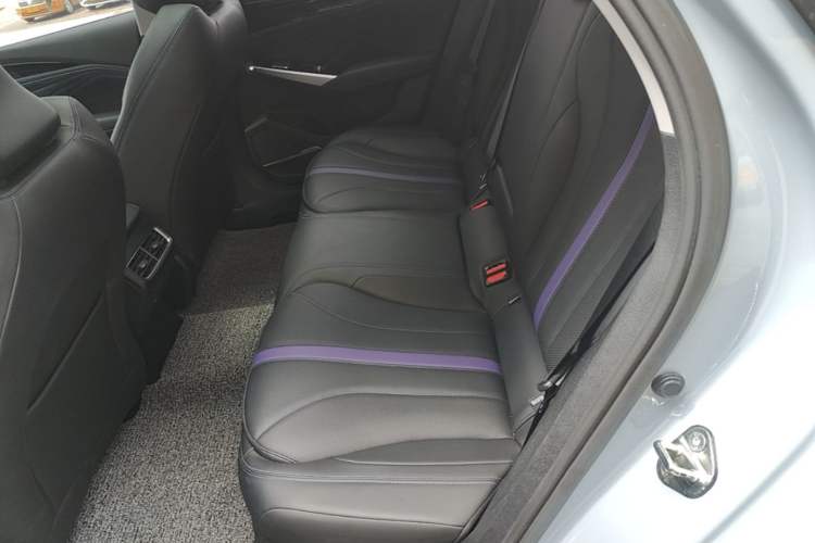 Used Geely Auto Preface 2024 Zhiqing 1.5TD Galaxy Edition Left Rear Seat