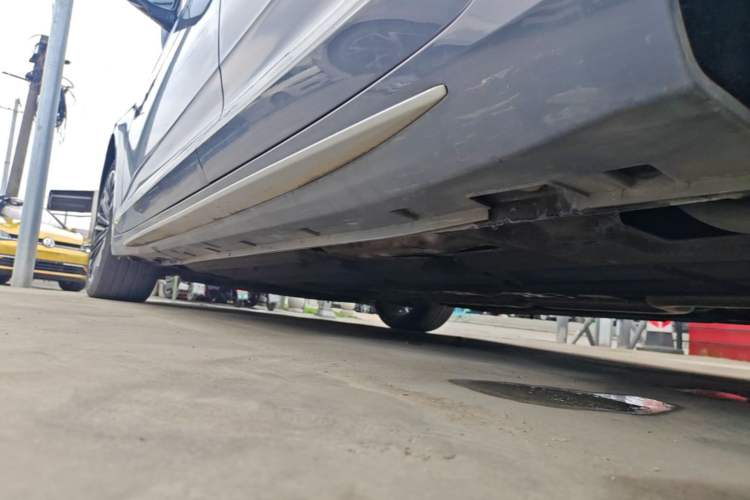Used Geely Auto Preface 2024 Zhiqing 1.5TD Tiangong Edition Left Side Sill