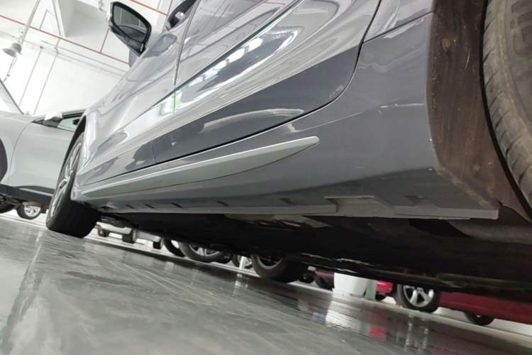Used Geely Auto Preface 2024 Zhiqing 1.5TD Xingyun Edition Left Side Sill