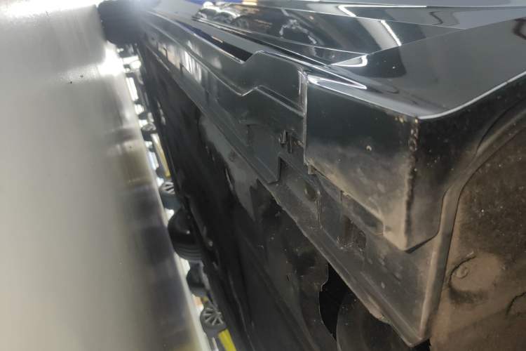 Used Geely Auto Preface 2024 2.0TD Qingyun Edition Left Side Sill