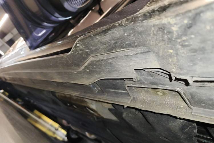 Used Geely Auto Preface 2024 2.0TD Qingyun Edition Left Side Sill