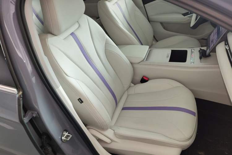 Used Geely Auto Preface 2024 Zhiqing 1.5TD Xingyun Edition Right Front Seat