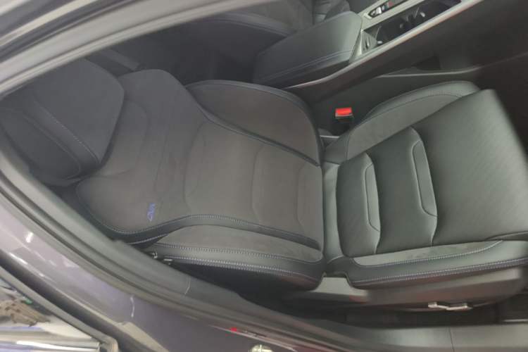 Used Geely Auto Preface 2024 2.0TD Qingyun Edition Right Front Seat