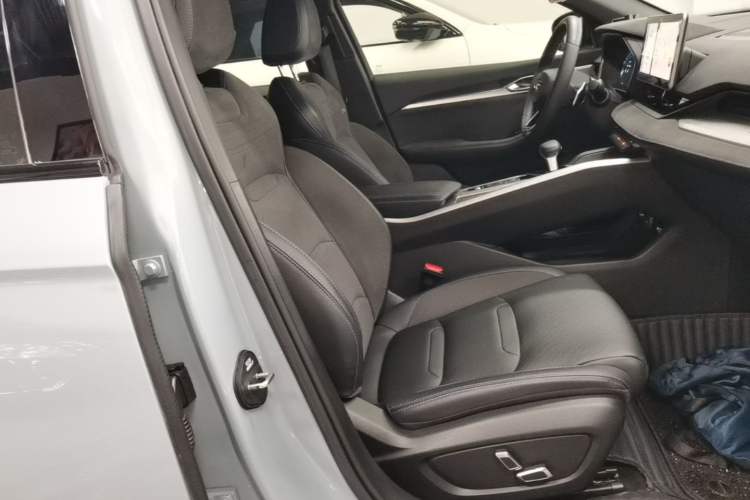 Used Geely Auto Preface 2024 2.0TD Qingyun Edition Right Front Seat