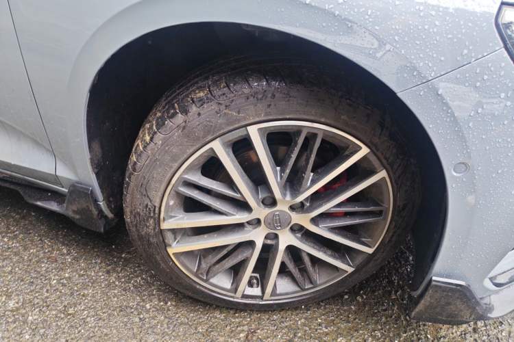 Used Geely Auto Preface 2024 2.0TD Xiaohan Edition Right Front Wheel Hub